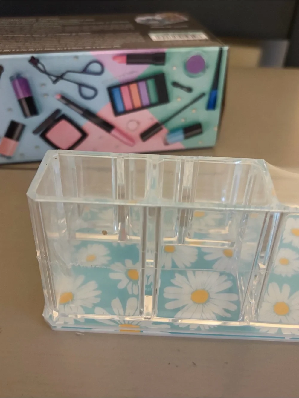 Sorbus Clear Acrylic Makeup Organizer with Daisy Accent